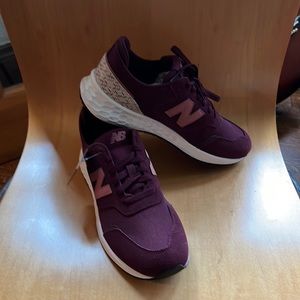 NWT size 10 new balance burgundy fresh foam